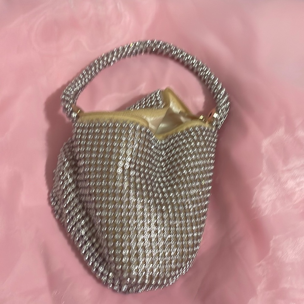 Cute pink little bag with button and zipper